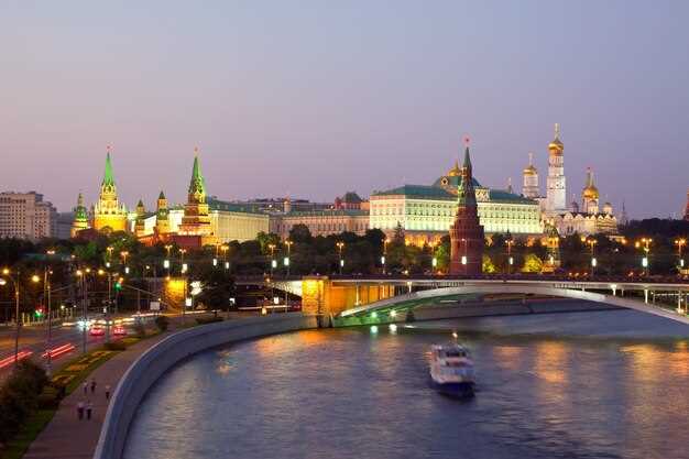 Исаакиевская площадь в Санкт-Петербурге