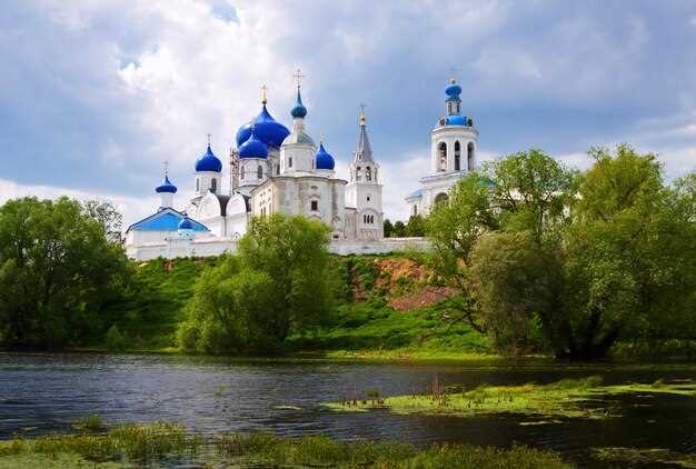 Дворцы и палаты