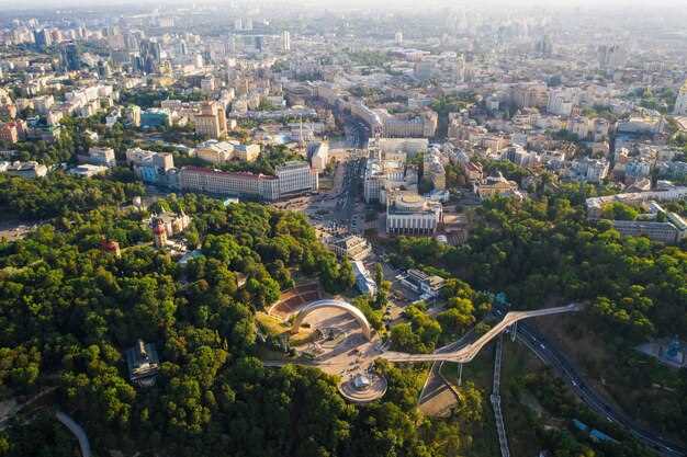 Патриарший мост: история и виды с моста в центре города